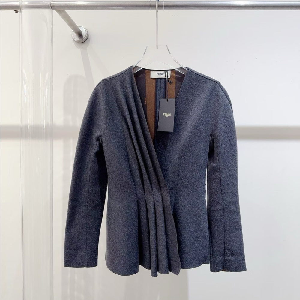 🚩steal Authentic Fendi Brown and Black Striped Jacket